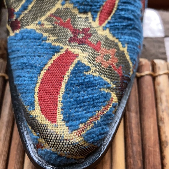 Embroidered Boots - Picture 9 of 10